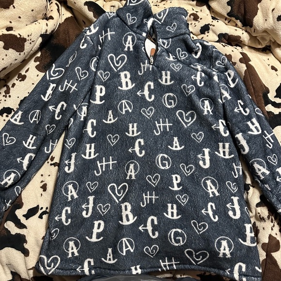 Western Pull Over - Picture 2 of 2